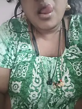 Deborbhavi222 online show from June 3, 2026, 9:32 am