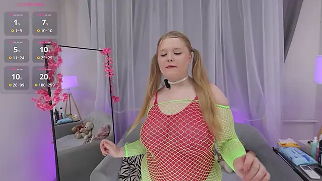 Snapshot of _Luna_Sweety_ chatting on October 4, 2025, 9:16 pm  Luna Sweety  online show from October 4, 2025, 9:16 pm