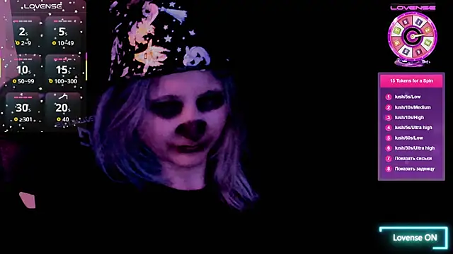 Snapshot of ChristinaFivePlus chatting on November 12, 2025, 1:43 am ChristinaFivePlus online show from November 12, 2025, 1:43 am