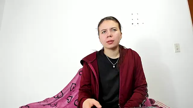 Snapshot of Valen_tina chatting on September 29, 2025, 12:22 pm Valen tina online show from September 29, 2025, 12:22 pm