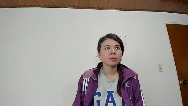 Snapshot of Valen_tina chatting on October 9, 2025, 12:28 pm Valen tina online show from October 9, 2025, 12:28 pm
