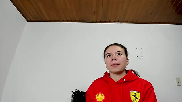 Snapshot of Valen_tina chatting on October 3, 2025, 11:56 am Valen tina online show from October 3, 2025, 11:56 am