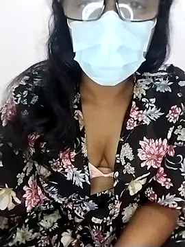 Snapshot of sexybolegirl chatting on March 15, 2026, 6:37 pm sexybolegirl online show from March 15, 2026, 6:37 pm