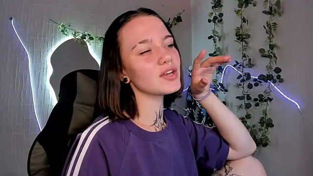 Elastikisss online show from June 21, 2026, 5:24 am