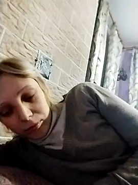 Snapshot of Ponka2011 chatting on December 15, 2025, 6:30 am Ponka2011 online show from December 15, 2025, 6:30 am