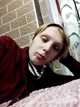 Snapshot of Ponka2011 chatting on December 1, 2025, 6:14 am Ponka2011 online show from December 1, 2025, 6:14 am