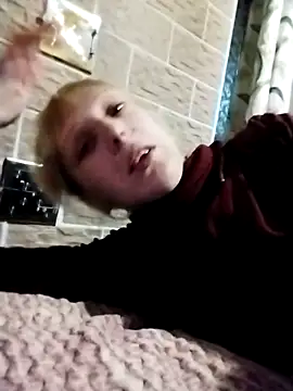 Snapshot of Ponka2011 chatting on December 3, 2025, 6:14 am Ponka2011 online show from December 3, 2025, 6:14 am