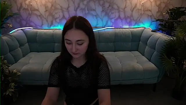 Snapshot of SashaDuvalle chatting on November 18, 2025, 8:12 pm SashaDuvalle online show from November 18, 2025, 8:12 pm