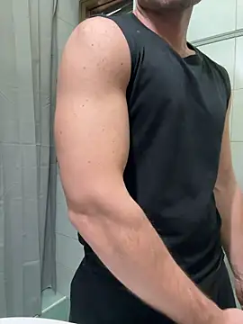 giovan2020 online show from December 17, 2025, 7:57 am