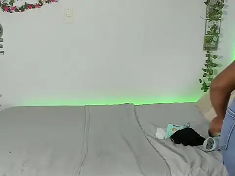 michell anyeli online show from October 25, 2025, 10:54 pm