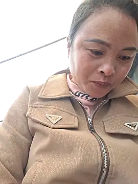 xuxulovezz online show from February 23, 2026, 2:13 am