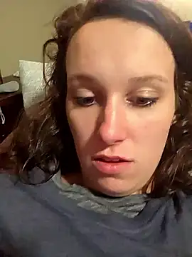 brunettebabexo3 online show from November 1, 2025, 6:24 pm