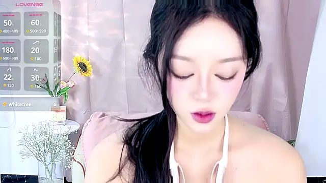 Nelly520 online show from November 24, 2025, 6:24 am