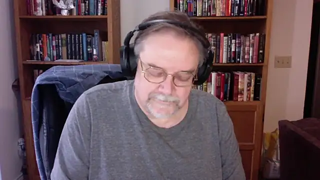 Snapshot of Vinyl22@xh chatting on April 11, 2026, 12:07 am Vinyl22xh online show from April 11, 2026, 12:07 am