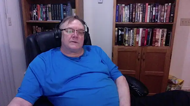 Snapshot of Vinyl22@xh chatting on May 21, 2026, 3:59 am Vinyl22xh online show from May 21, 2026, 3:59 am