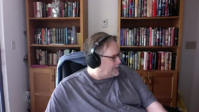 Snapshot of Vinyl22@xh chatting on April 16, 2026, 10:01 pm Vinyl22xh online show from April 16, 2026, 10:01 pm
