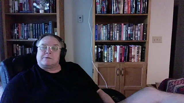 Snapshot of Vinyl22@xh chatting on May 26, 2026, 12:31 am Vinyl22xh online show from May 26, 2026, 12:31 am