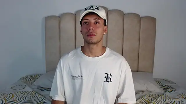 aroncooper1 online show from November 1, 2025, 11:09 pm