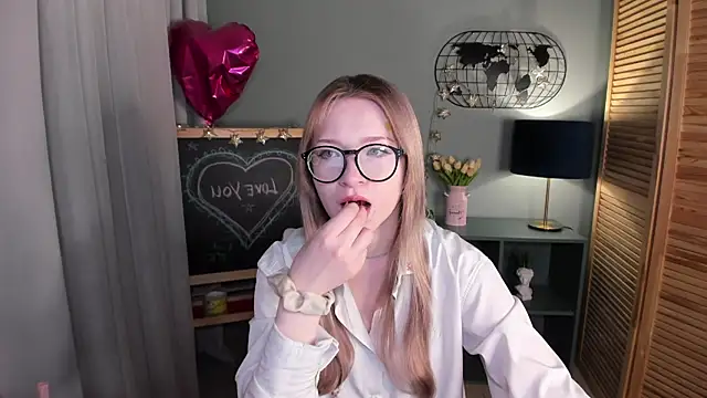 elliupp online show from October 8, 2025, 8:27 am