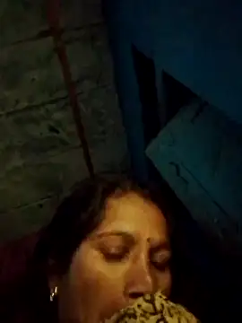 Pooja6060 online show from October 16, 2025, 11:46 pm