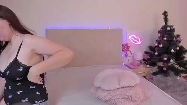 TrishaDarks online show from December 15, 2025, 6:30 am