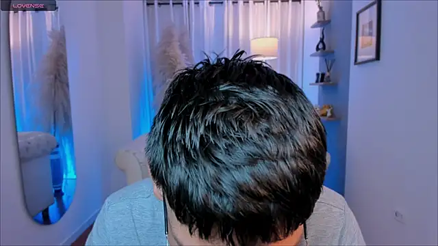 marcuswildx online show from November 21, 2025, 2:05 pm