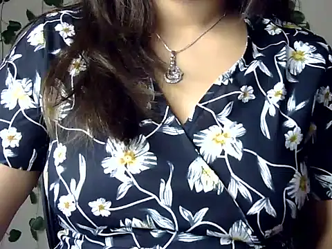 Snapshot of Aaliya02 chatting on December 16, 2025, 8:51 am Aaliya02 online show from December 16, 2025, 8:51 am