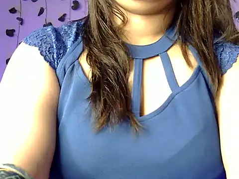 Snapshot of Aaliya02 chatting on November 24, 2025, 2:33 am Aaliya02 online show from November 24, 2025, 2:33 am