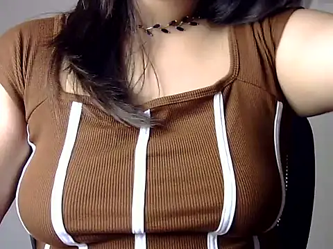 Snapshot of Aaliya02 chatting on November 13, 2025, 7:51 pm Aaliya02 online show from November 13, 2025, 7:51 pm