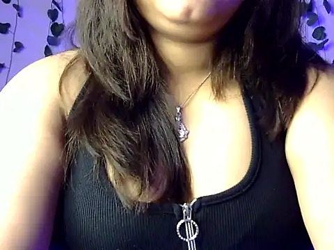 Snapshot of Aaliya02 chatting on November 18, 2025, 9:07 pm Aaliya02 online show from November 18, 2025, 9:07 pm