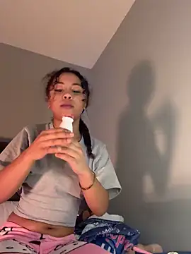 OliviaAshhh online show from December 4, 2025, 11:37 pm