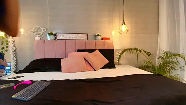 eimi rosse18 online show from October 21, 2025, 12:26 pm