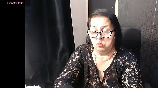 MissSanjanne online show from April 16, 2026, 9:39 pm