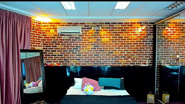 MeganSin  online show from December 5, 2025, 5:50 am