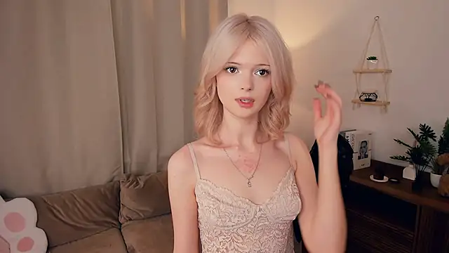 LaureMestler online show from February 19, 2026, 9:17 am