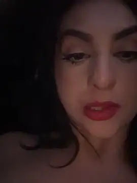 LlianneDiamond1 online show from December 13, 2025, 8:04 pm