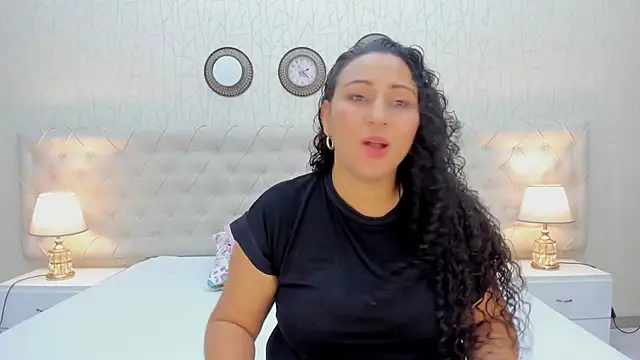 Snapshot of VaniaRose chatting on October 12, 2025, 1:45 pm VaniaRose online show from October 12, 2025, 1:45 pm