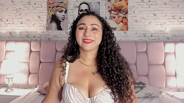 Snapshot of VaniaRose chatting on October 2, 2025, 12:52 pm VaniaRose online show from October 2, 2025, 12:52 pm