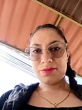 Mia-love-03 online show from November 28, 2025, 3:56 pm