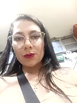 Mia-love-03 online show from November 9, 2025, 10:25 pm