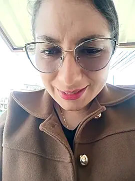 Mia-love-03 online show from November 30, 2025, 4:19 pm