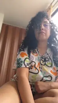 LondonHilton online show from April 10, 2026, 3:30 pm