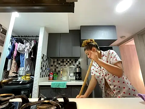 Gaby 002 online show from November 4, 2025, 12:09 pm