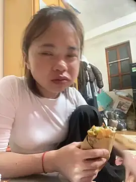 Snapshot of nayyyteyfe chatting on October 12, 2025, 4:08 pm nayyyteyfe online show from October 12, 2025, 4:08 pm