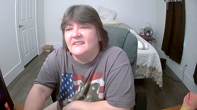 Snapshot of Buggy1965 chatting on November 29, 2025, 2:50 pm Buggy1965 online show from November 29, 2025, 2:50 pm