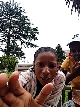 Snapshot of HotPetite_25 chatting on November 27, 2025, 6:36 am HotPetite 25 online show from November 27, 2025, 6:36 am