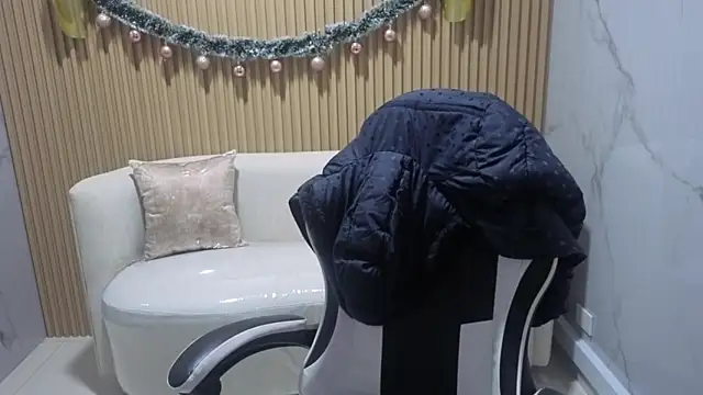 Skyler Gracee Tx online show from December 14, 2025, 3:02 am