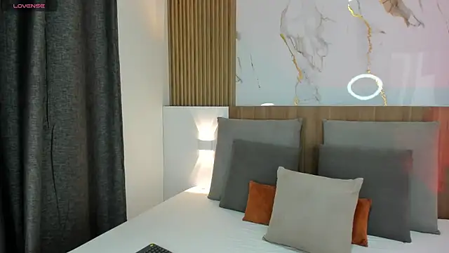 Snapshot of cristal_priincess chatting on November 5, 2025, 3:15 pm cristal priincess online show from November 5, 2025, 3:15 pm