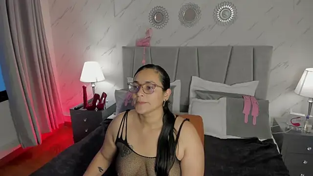 Michell Monet online show from November 7, 2025, 12:10 pm