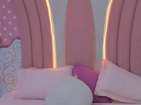 SofiaaBigBoobs online show from November 25, 2025, 12:16 pm